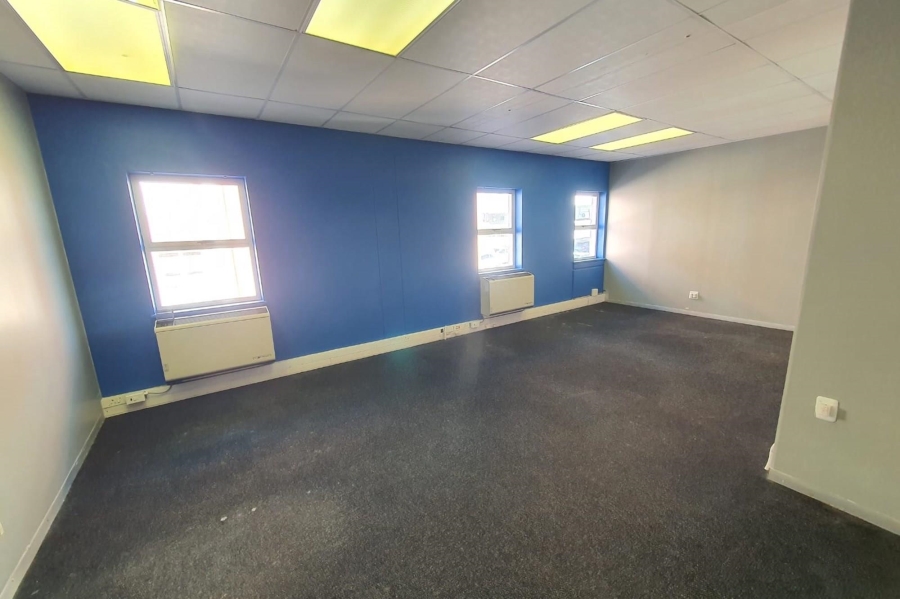 To Let commercial Property for Rent in Newton Park Eastern Cape